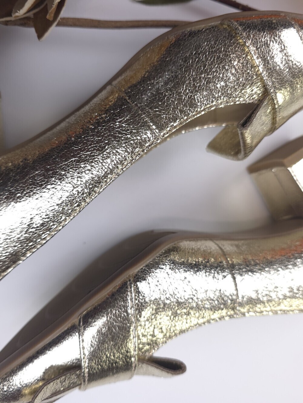 Bandolino Gold Metallic Fringe Block Heel Pumps Sz 7.5 - Picture 4 of 8